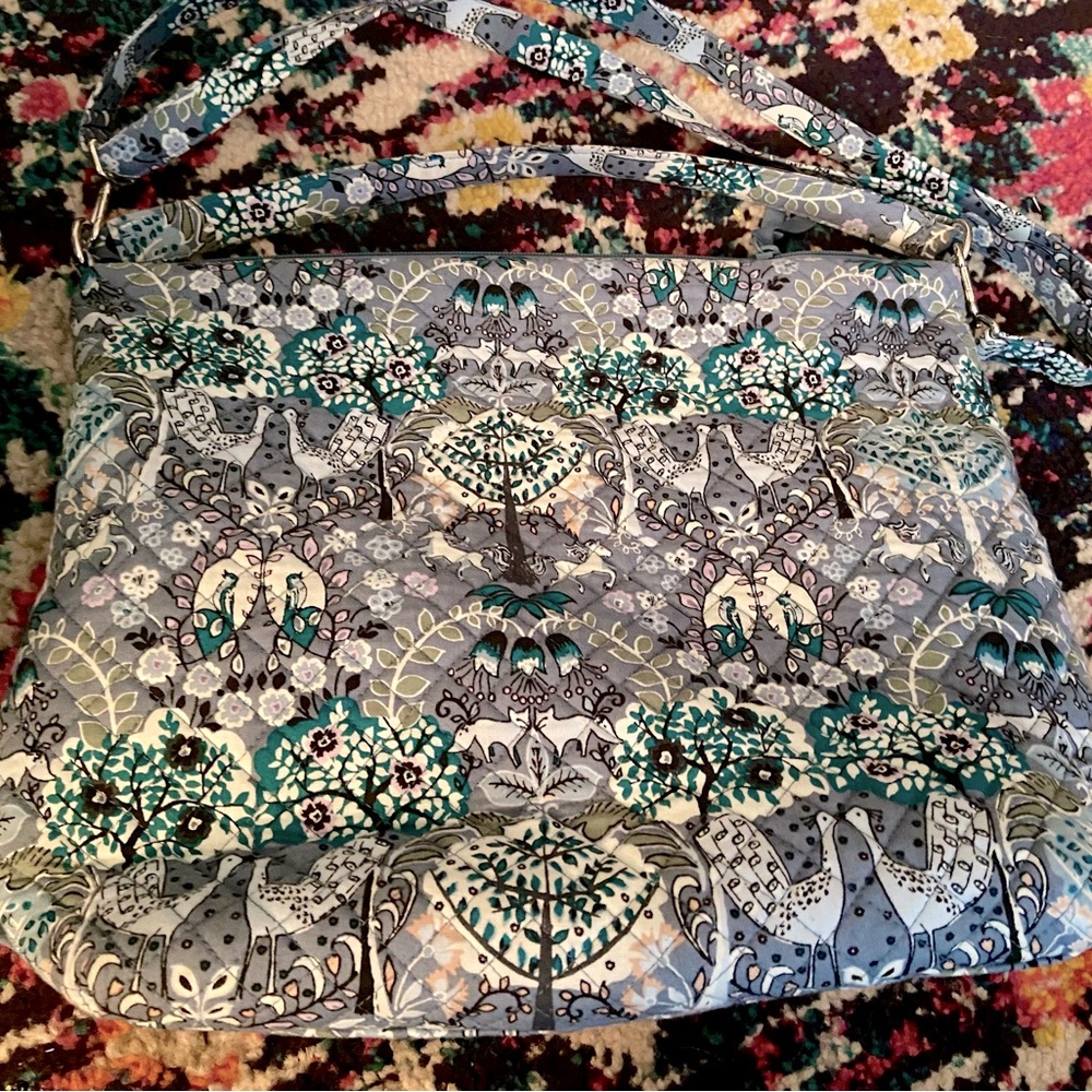 Vera bradley oversized hobo enchantment blue